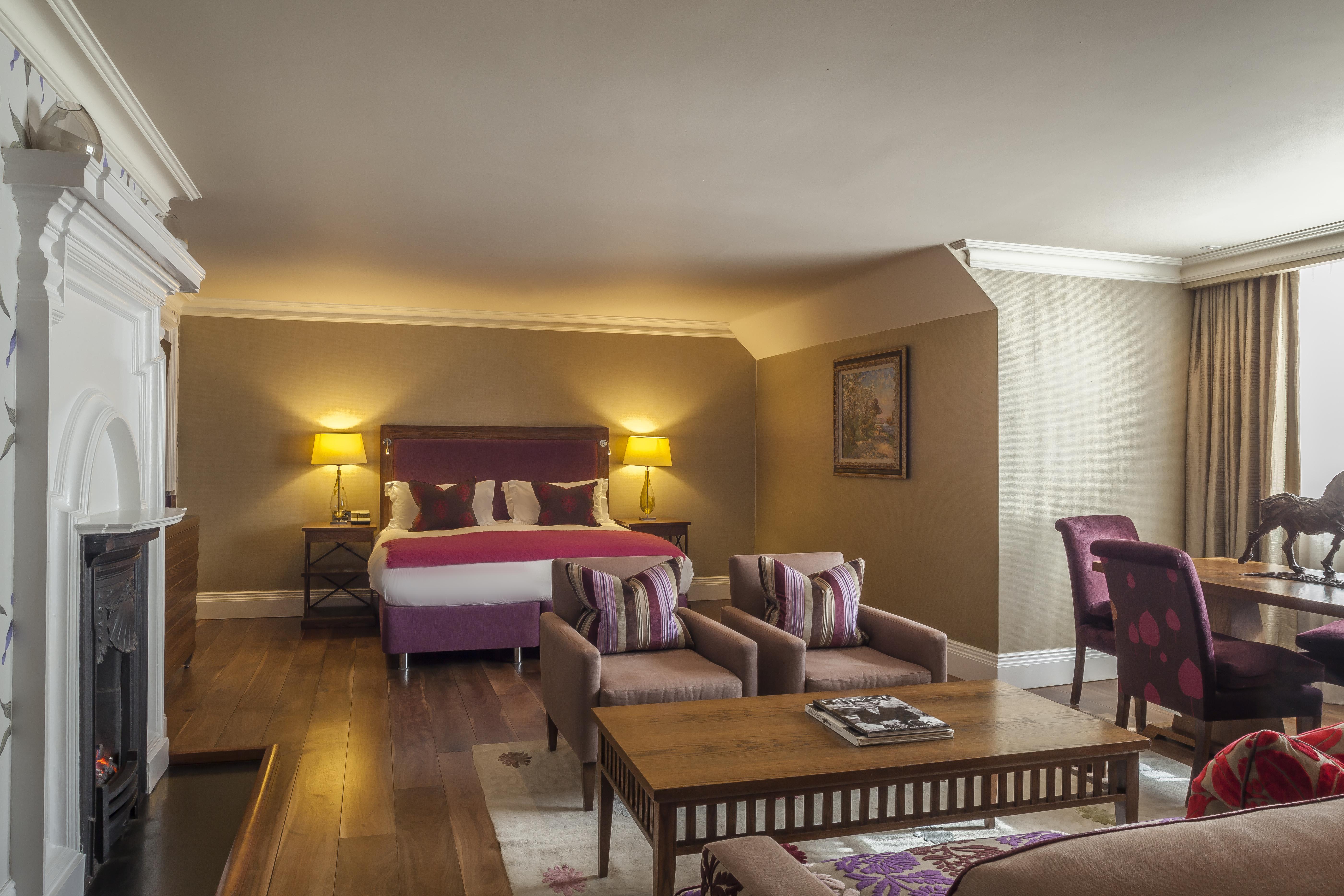 Отель The Roseate Ридинг Экстерьер фото A suite at the hotel