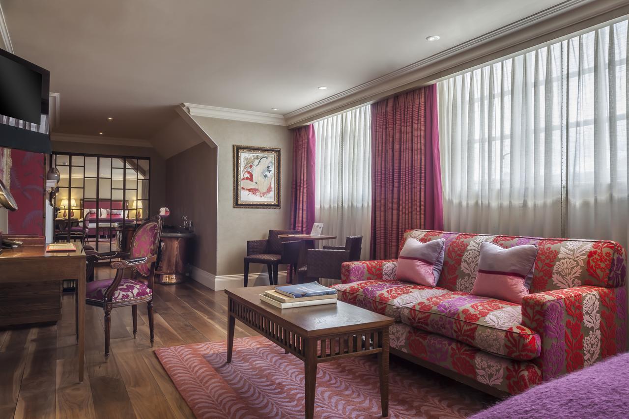 Отель The Roseate Ридинг Экстерьер фото A suite at the Mandarin Oriental London